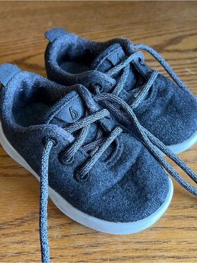 Allbirds Smallbirds Dark Gray Wool-Blend Lace-Up Toddler Sneakers T6